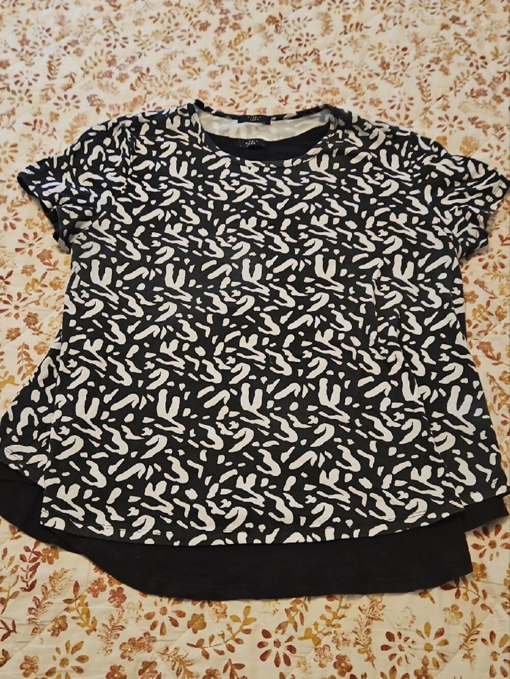 3 For $10 Black & White Patterned Crew Neck Shirt W/ Under Black Shirt. Set Of 2